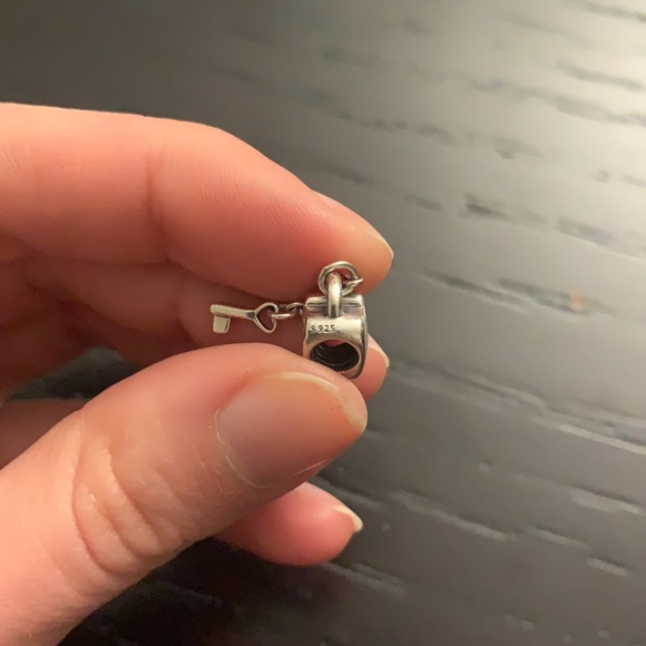 Pandora lock and key charm - Picture 3 of 3